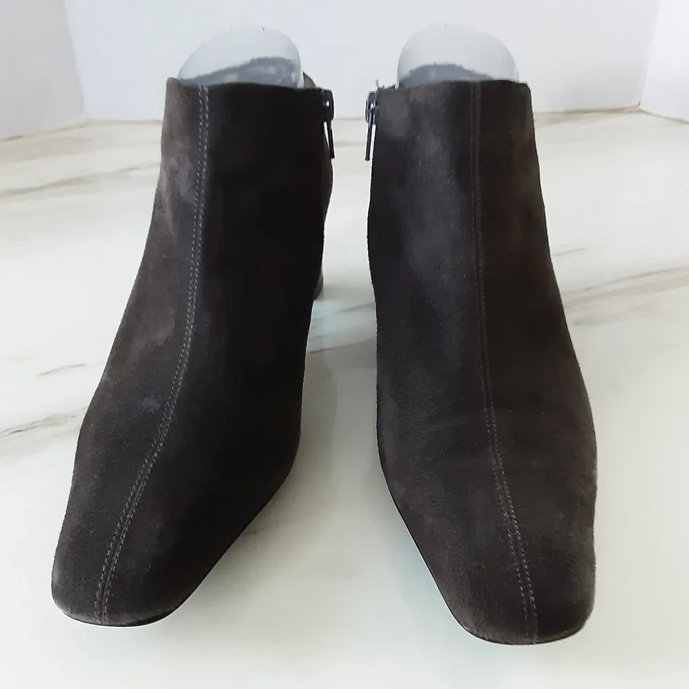LORD & TAYLOR Flex Charcoal Gray Genuine Suede Bootie Sz 9